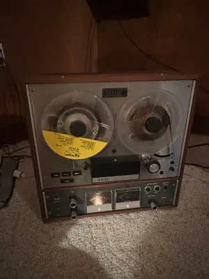 TEAC A-4010S Reel-to-Reel Tape Deck – Powers On, Tape Untested (A Den)