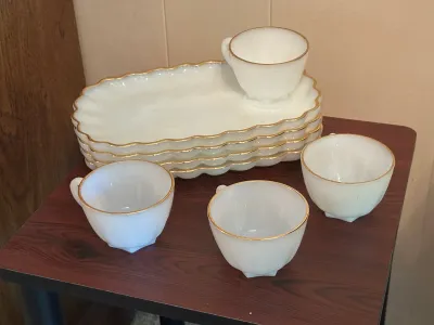 White Milk Glass Snack Sets with Gold Trim – 4 Plates & 4 Cups