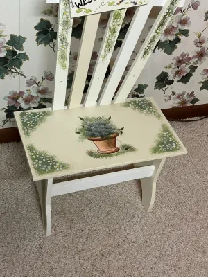 Hand-Painted Wooden “Welcome Friends” Garden Chair – Floral Cottage Décor (A2)