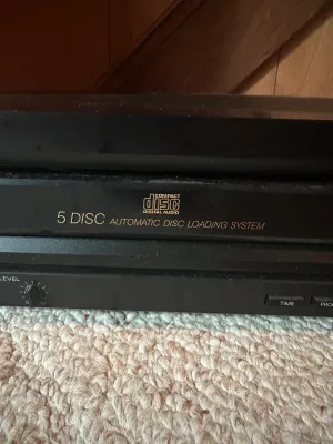 Sony CDP-C500 5-Disc CD Changer – Powers On, Playback Untested (A Den)
