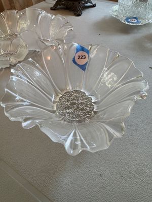 Vintage Mikasa Sunflower Frosted Embossed Clear Glass Three Part Divided Dish (DR)