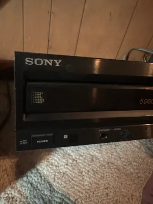 Sony CDP-C500 5-Disc CD Changer – Powers On, Door Stuck – Parts or Repair (A Den)