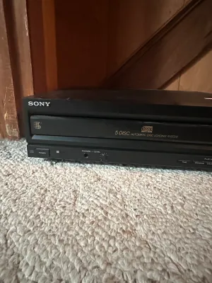 Sony CDP-C500 5-Disc CD Changer – Powers On, Playback Untested (A Den)
