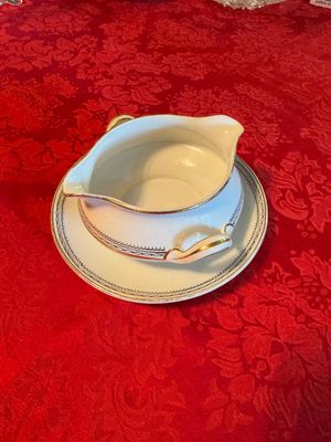 Homer Laughin Vintage Gravy Boat with Attached Base (DR)