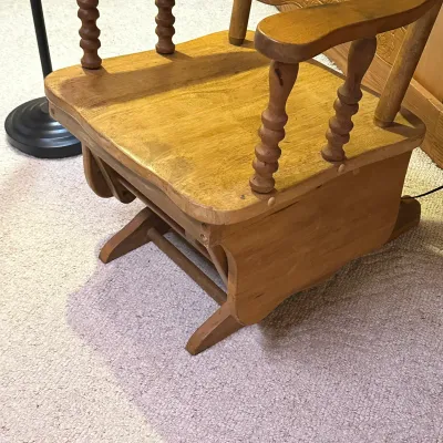 Antique Golden Oak Pressed-Back Platform Rocking Chair – Carved Spindle Rocker (A1)