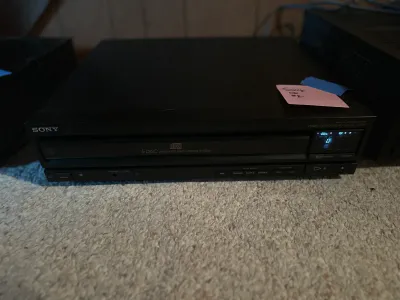 Sony CDP-C500 5-Disc CD Changer – Powers On, Door Stuck – Parts or Repair (A Den)