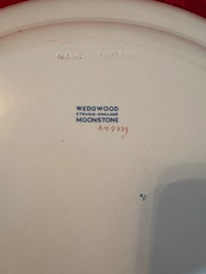 Edit Set of 2 Serving Platters Wedgwood and Noritake