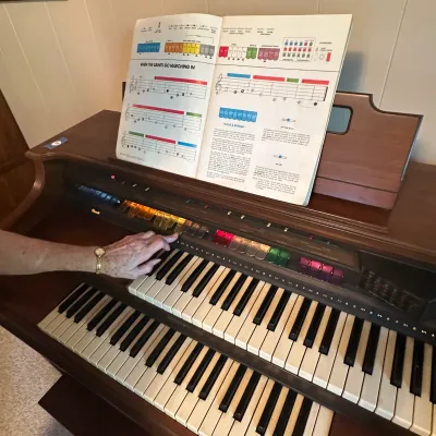 Lowrey Parade Electronic Organ with Storage Bench & Headphones