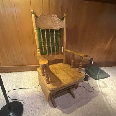 Antique Golden Oak Pressed-Back Platform Rocking Chair – Carved Spindle Rocker (A1)
