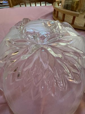 Clear Glass Bowl With Lily Pads- (DR)