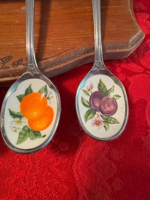 Set of Vintage Collectible Spoons and Rack (DR)
