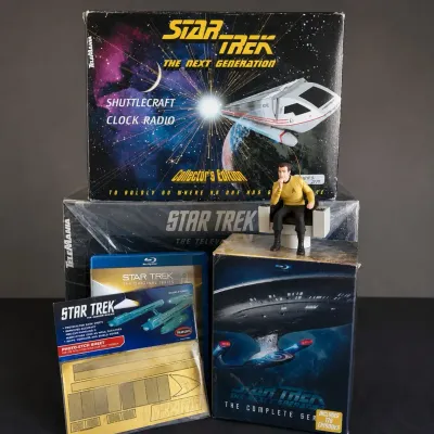 STAR TREK COLLECTORS LOT 
