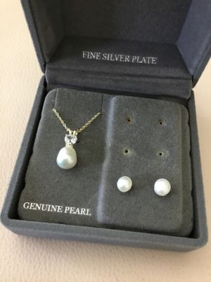 Beautiful, find silver plated, genuine, pearl necklace, and earring set