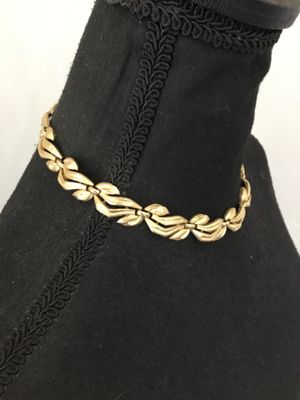 Beautiful vintage Trifari choker