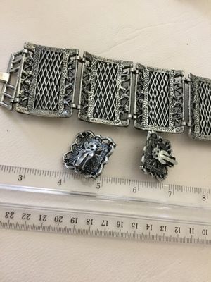 Vintage, gray, striped, chunky wide selro style statement, panel bracelet, and matching clip on earrings