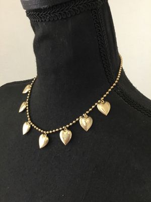 Beautiful vintage gold tone heart necklace