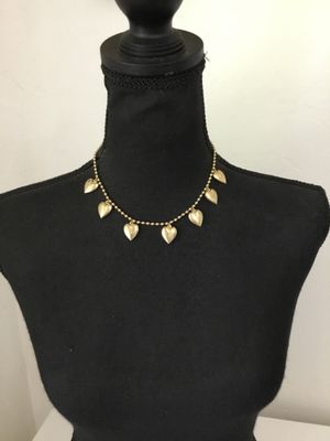 Beautiful vintage gold tone heart necklace