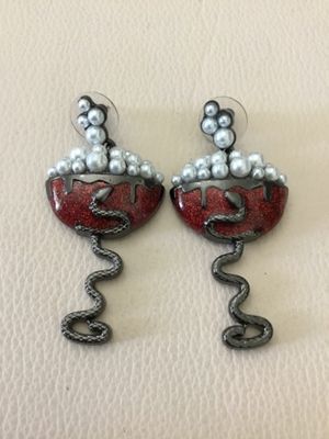 Halloween snake blood faux pearl cup dangle earrings