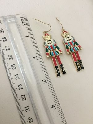 Darling Christmas nutcracker articulating, earrings, gold tone