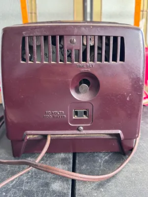 Vintage Crosley Telechron Bakelite Clock Radio