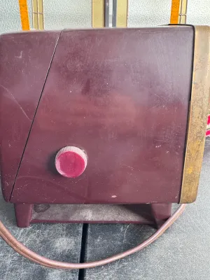 Vintage Crosley Telechron Bakelite Clock Radio