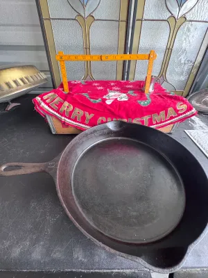 Vintage Wagner Ware Sidney -O- Cast Iron Skillet #11 (1061 A)
