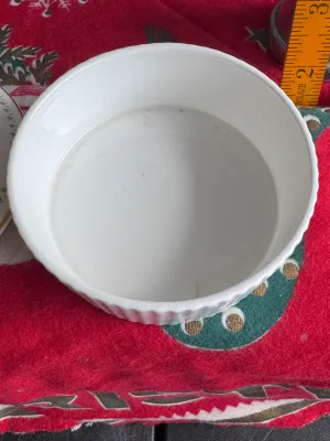 Wedgwood Bone China Wild Strawberry Round Covered Trinket Box