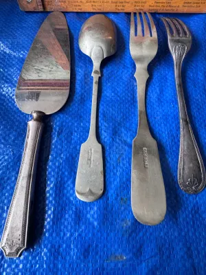 Assorted Vintage Flatware & Serving Pieces - 4 Count