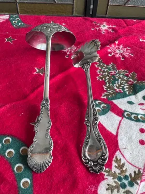 Vintage 1835 R. Wallace Silverplate Gravy Ladle & Berry Spoon Set