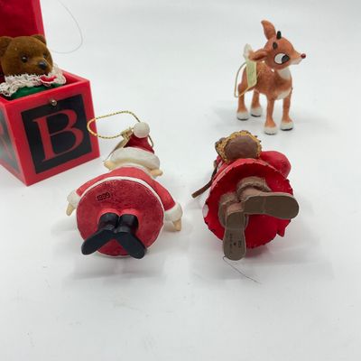 3286 Lot of Hallmark Ornaments
