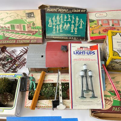 Vintage Model Train Scenery & Buildings Lot - Plasticville, Tyco, Life-Like