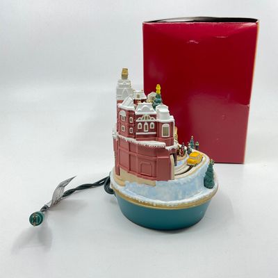 3274 Hallmark Keepsake “City Sidewalks” Ornament