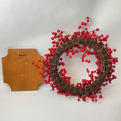Vintage Christmas Red Berry Wreath & Wooden Angel Plaque