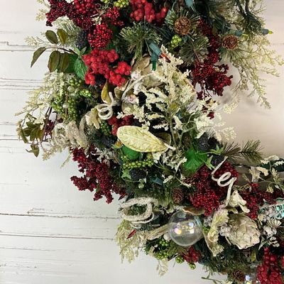 3271 Large 36" Pre Decorated Christmas Wreath with Radko Ornaments