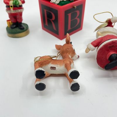 3286 Lot of Hallmark Ornaments