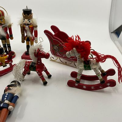 3265 Vintage Wooden Small Nutcracker Ornaments