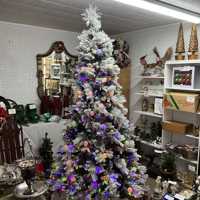 GE Just Cut 7.5' Pre-Lit Snow Covered Candlewood Pine Christmas Tree