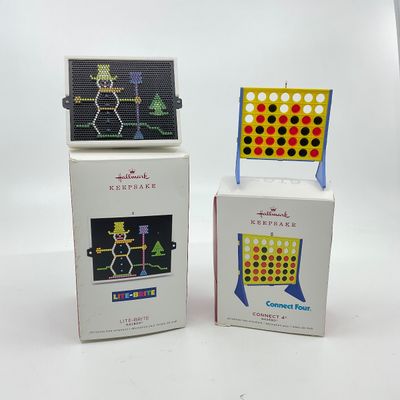 3280 Hallmark Keepsake Ornaments “Lite-brite” Connect 4” Hasbro