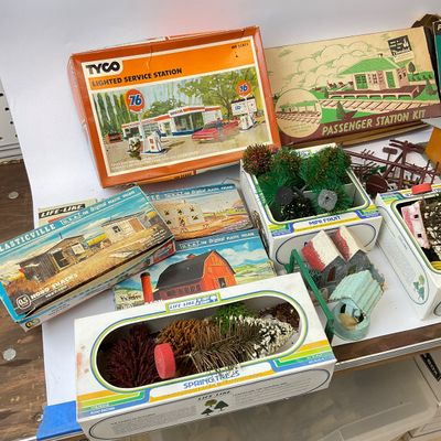 Vintage Model Train Scenery & Buildings Lot - Plasticville, Tyco, Life-Like