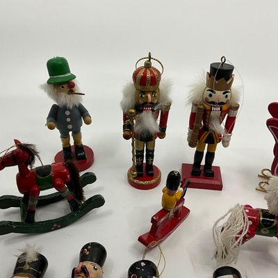 3265 Vintage Wooden Small Nutcracker Ornaments