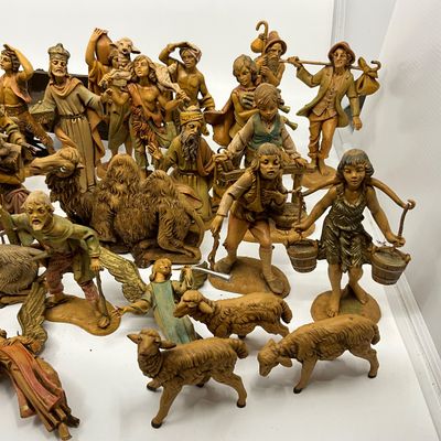 3263 Set of 43pcs. 1983 Fontainini Depose Italian Plastic Nativity Figures