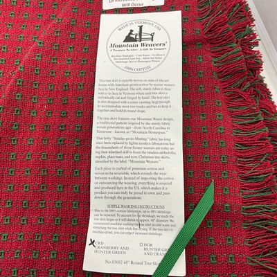 3261 New Mountain Weavers Cranberry and Hunter Green Christmas Tree Skirt