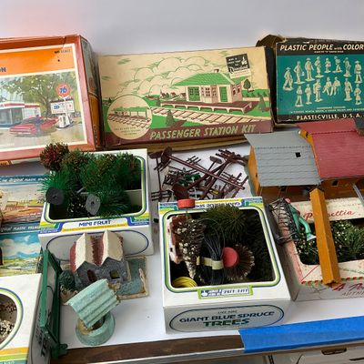 Vintage Model Train Scenery & Buildings Lot - Plasticville, Tyco, Life-Like