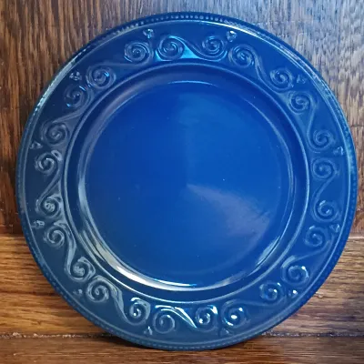 LOT 225: Royal Norfolk Blue Dinnerware Set