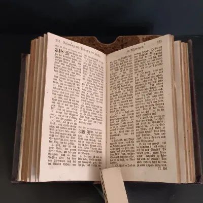 LOT 201: Leather-Bound German General Evangelical Hymnal for the Grand Duchy of Hesse 1842
