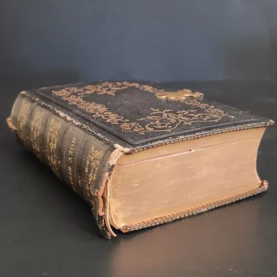 LOT 203: Holy Bible 1847 - J.B. Lippincott Philadelphia Publishing