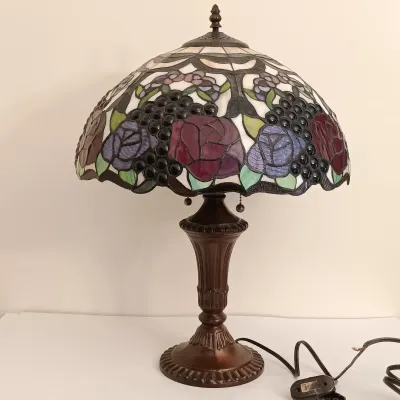 LOT 141: Tiffany-Style Stained Glass Table Lamp
