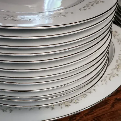 LOT 138: Sango China Set - Deutante
