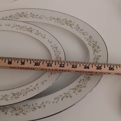 LOT 138: Sango China Set - Deutante
