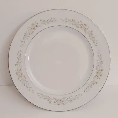 LOT 138: Sango China Set - Deutante